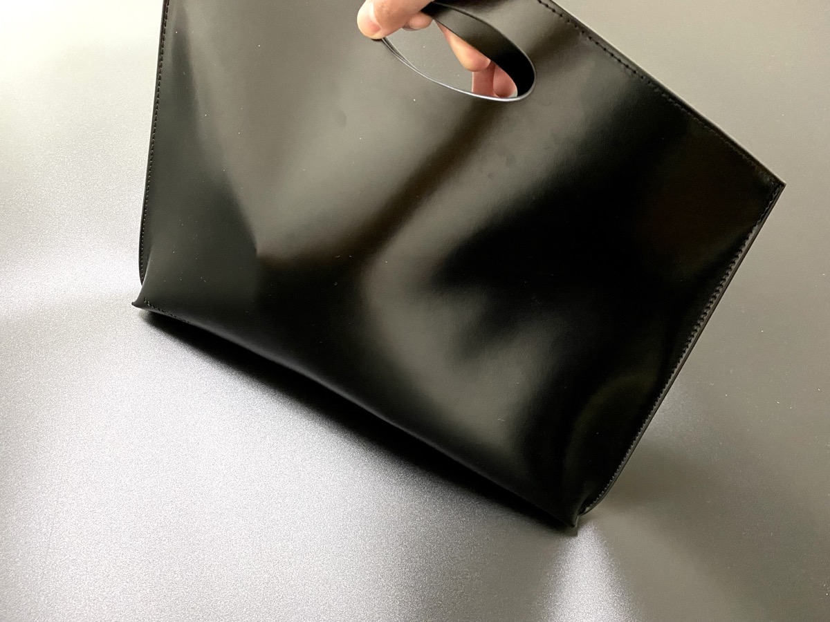 送料無料（沖縄配送） PELULU.TOKYO Flat minimal leather bag - 通販 